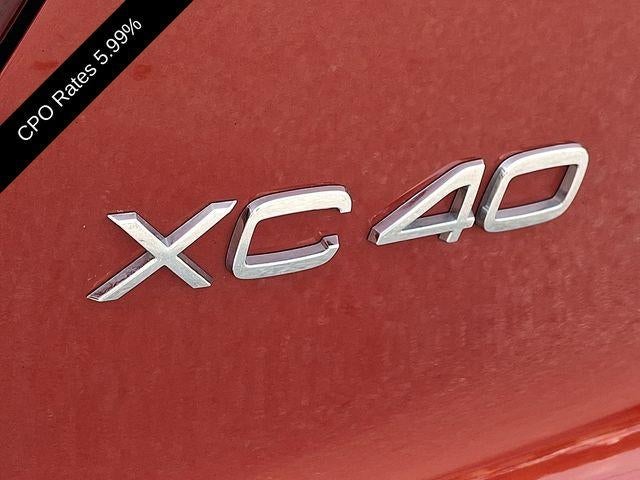 2023 Volvo XC40 B5 AWD Plus Dark Theme