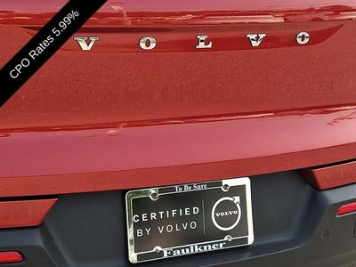 2023 Volvo XC40 B5 AWD Plus Dark Theme