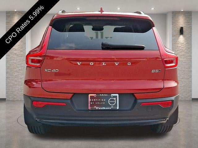 2023 Volvo XC40 B5 AWD Plus Dark Theme