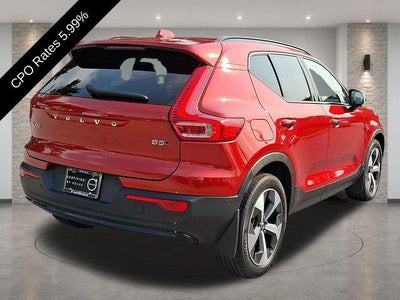 2023 Volvo XC40 B5 AWD Plus Dark Theme