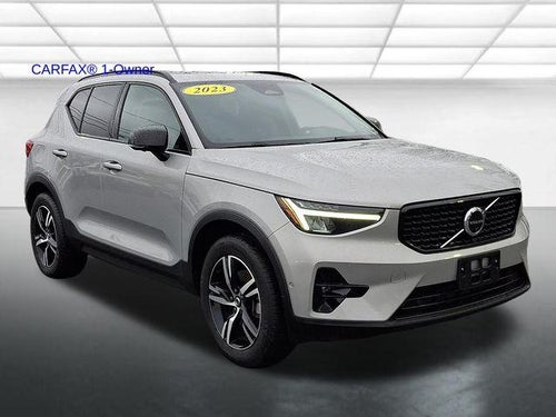 2023 Volvo XC40 B5 AWD Plus Dark Theme