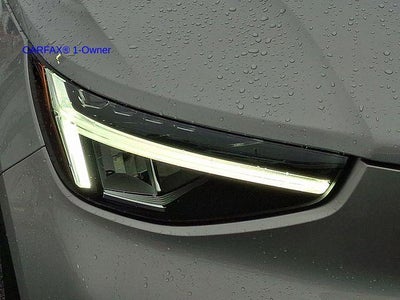 2023 Volvo XC40 B5 AWD Plus Dark Theme