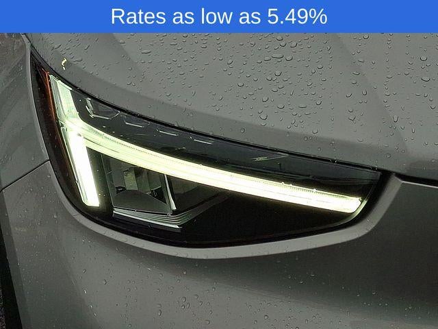 2023 Volvo XC40 B5 AWD Plus Dark Theme