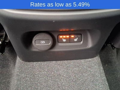 2023 Volvo XC40 B5 AWD Plus Dark Theme