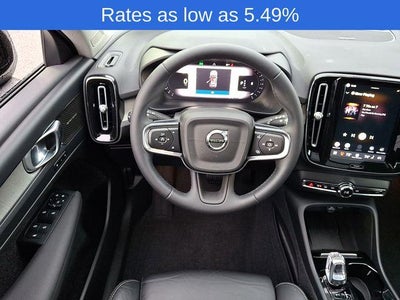 2023 Volvo XC40 B5 AWD Plus Dark Theme