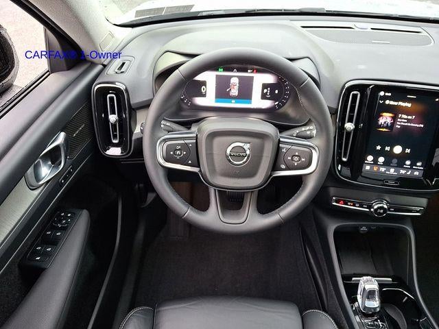 2023 Volvo XC40 B5 AWD Plus Dark Theme