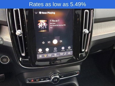 2023 Volvo XC40 B5 AWD Plus Dark Theme