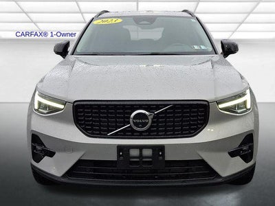 2023 Volvo XC40 B5 AWD Plus Dark Theme