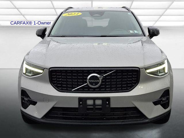 2023 Volvo XC40 B5 AWD Plus Dark Theme