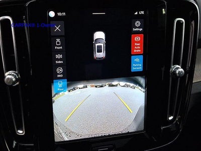 2023 Volvo XC40 B5 AWD Plus Dark Theme