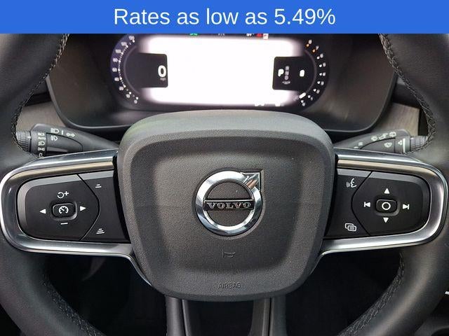 2023 Volvo XC40 B5 AWD Plus Dark Theme