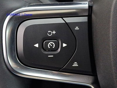 2023 Volvo XC40 B5 AWD Plus Dark Theme