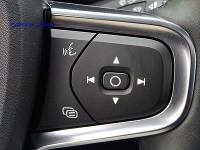 2023 Volvo XC40 B5 AWD Plus Dark Theme