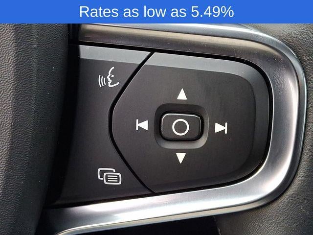 2023 Volvo XC40 B5 AWD Plus Dark Theme