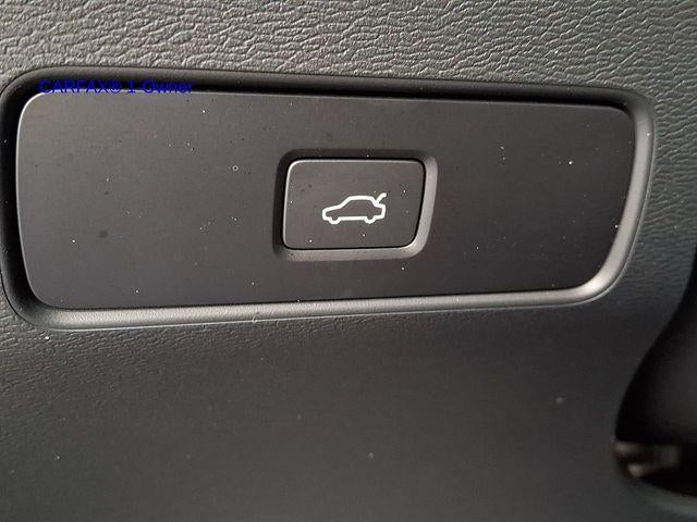 2023 Volvo XC40 B5 AWD Plus Dark Theme