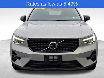2023 Volvo XC40 B5 AWD Plus Dark Theme