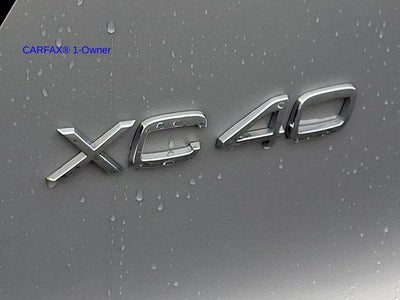 2023 Volvo XC40 B5 AWD Plus Dark Theme