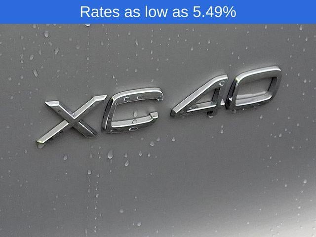 2023 Volvo XC40 B5 AWD Plus Dark Theme