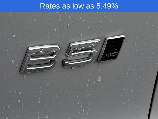 2023 Volvo XC40 B5 AWD Plus Dark Theme