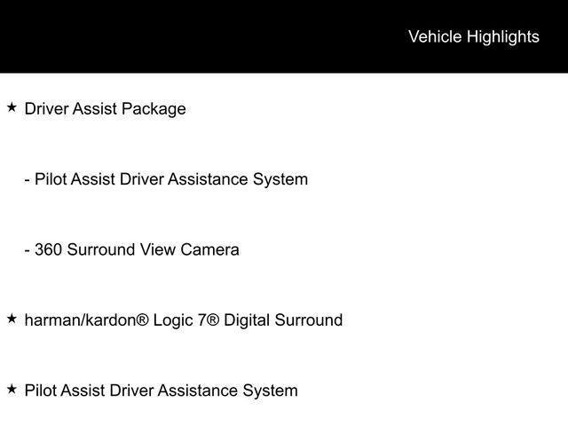 2023 Volvo XC40 B5 AWD Plus Dark Theme