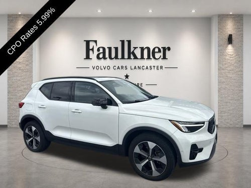 2023 Volvo XC40 B5 AWD Plus Dark Theme