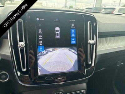 2023 Volvo XC40 B5 AWD Plus Dark Theme