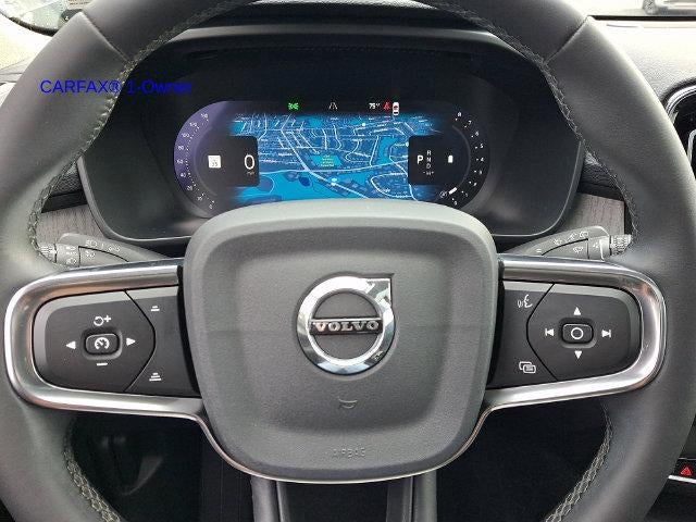 2023 Volvo XC40 B5 AWD Plus Dark Theme