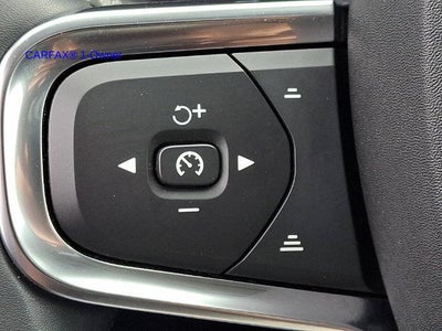 2023 Volvo XC40 B5 AWD Plus Dark Theme