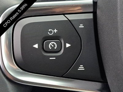 2023 Volvo XC40 B5 AWD Plus Dark Theme