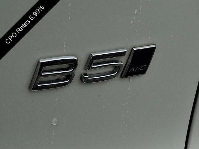 2023 Volvo XC40 B5 AWD Plus Dark Theme