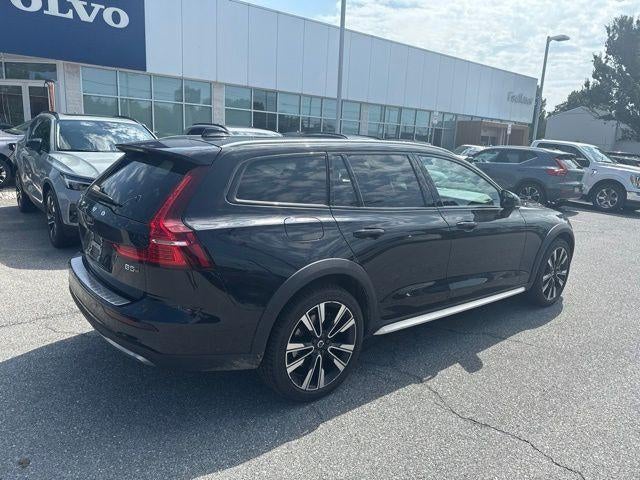 2024 Volvo V60 Cross Country B5 AWD Ultimate