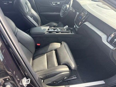 2024 Volvo V60 Cross Country B5 AWD Ultimate