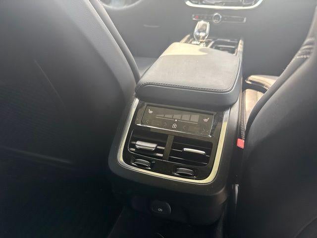 2024 Volvo V60 Cross Country B5 AWD Ultimate