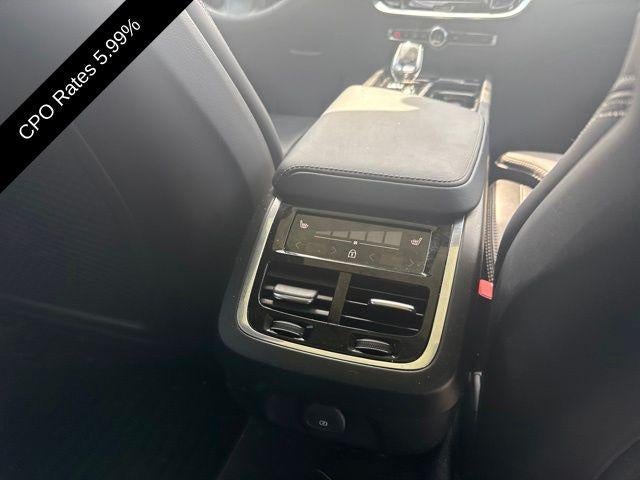 2024 Volvo V60 Cross Country B5 AWD Ultimate