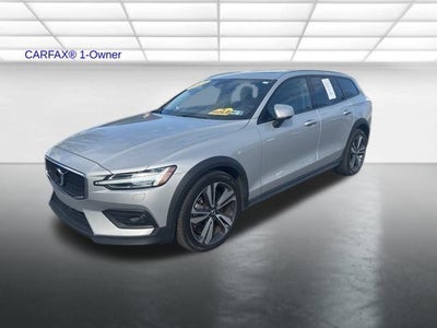 2025 Volvo V60 Cross Country B5 AWD Plus