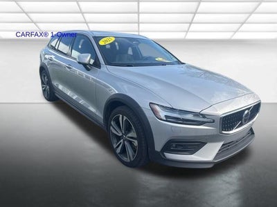 2025 Volvo V60 Cross Country B5 AWD Plus