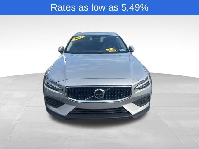 2025 Volvo V60 Cross Country B5 AWD Plus