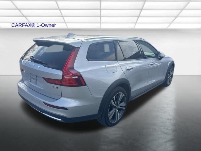 2025 Volvo V60 Cross Country B5 AWD Plus