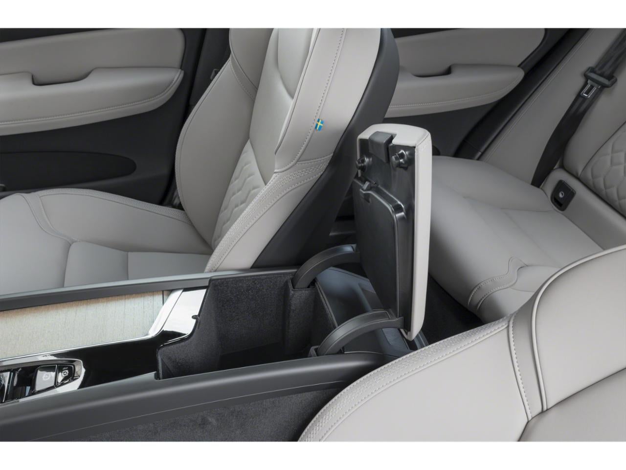 2026 Volvo XC60 B5 AWD Plus