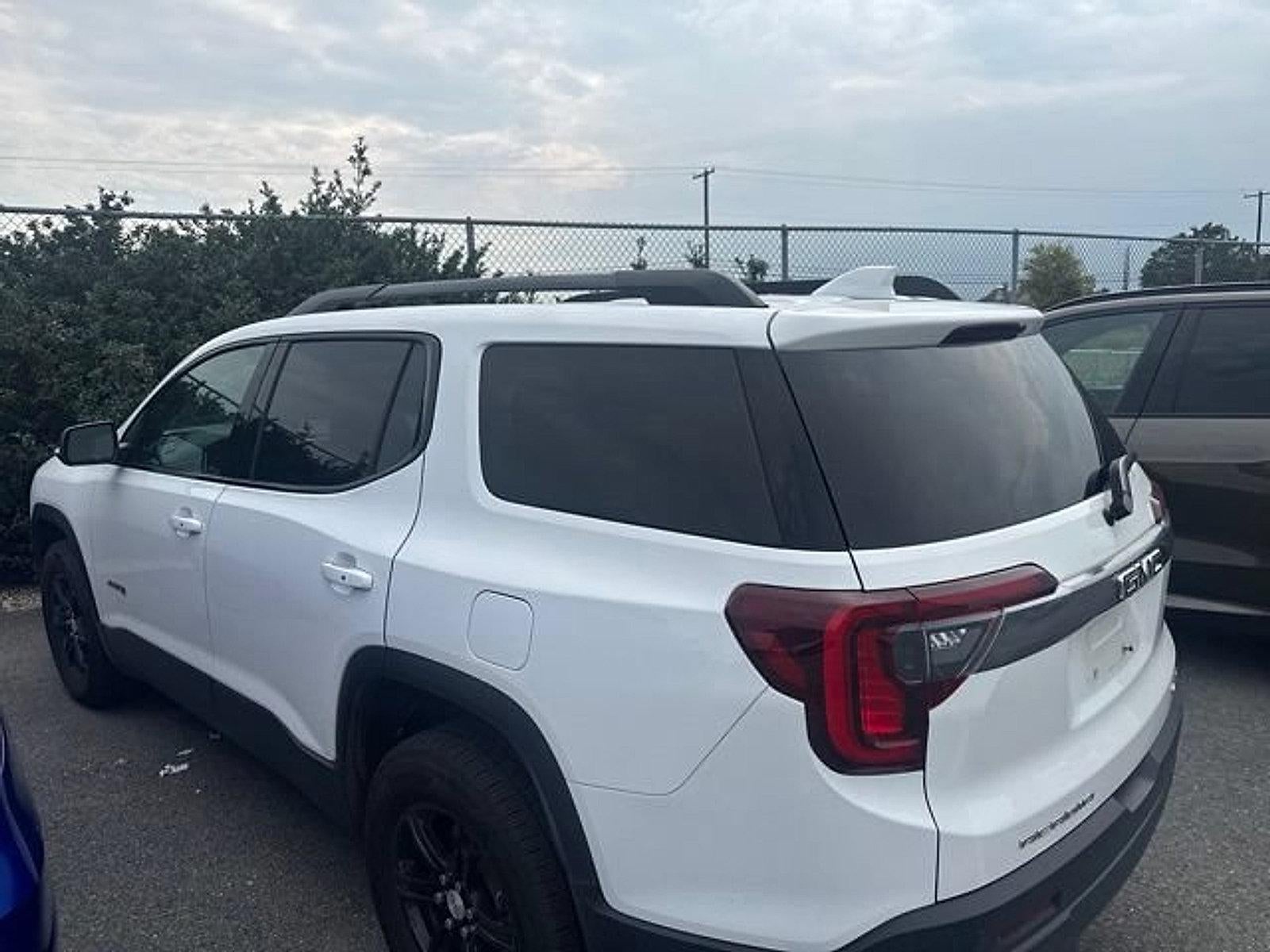2022 GMC Acadia AWD AT4