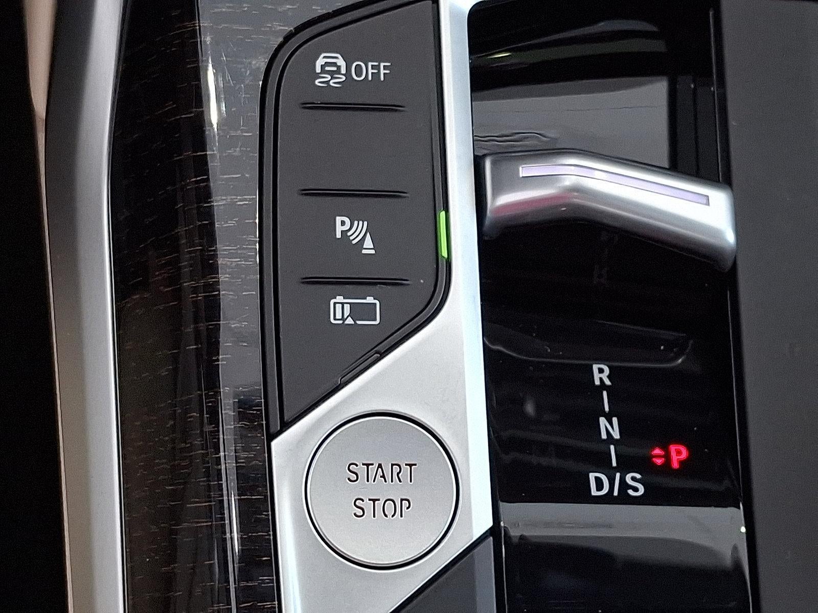 2023 BMW 330e xDrive Plug-In Hybrid