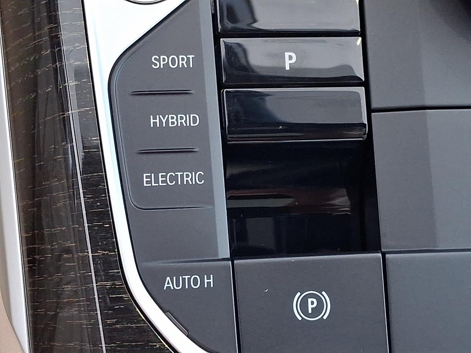 2023 BMW 330e xDrive Plug-In Hybrid