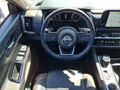 2025 Nissan Pathfinder Platinum 4WD