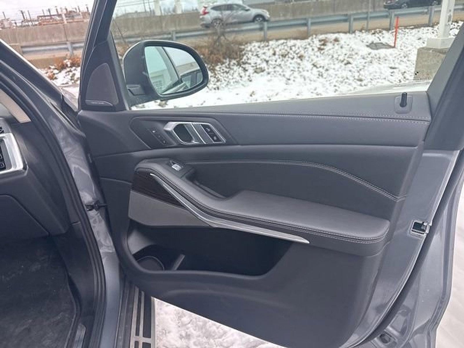 2023 BMW X7 xDrive40i Sports Activity Vehicle