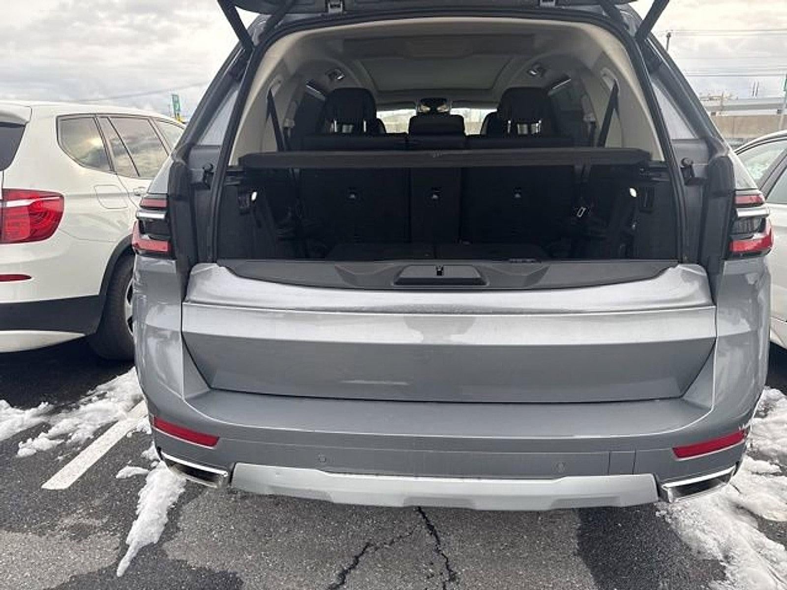 2023 BMW X7 xDrive40i Sports Activity Vehicle