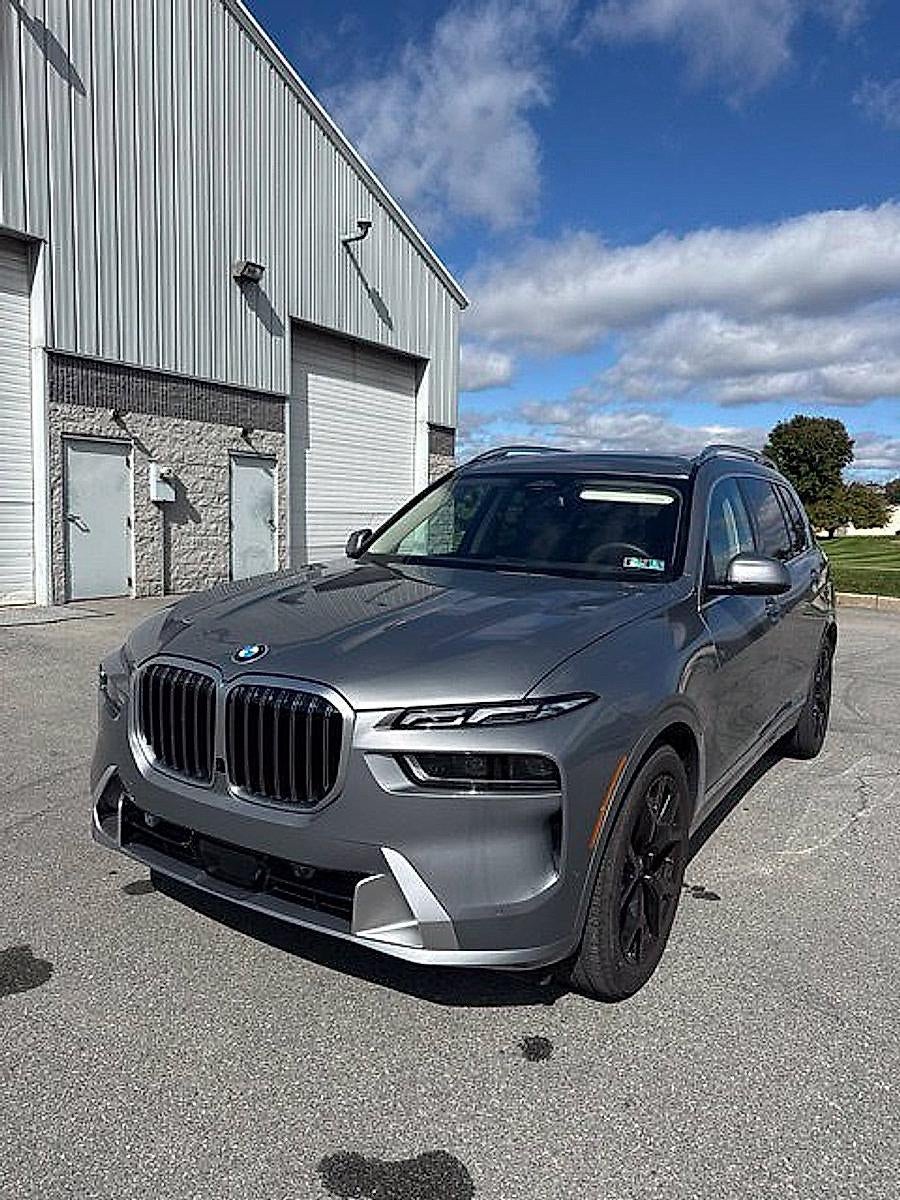 2025 BMW X7 xDrive40i Sports Activity Vehicle