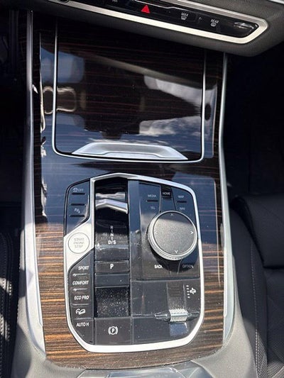 2025 BMW X7 xDrive40i Sports Activity Vehicle