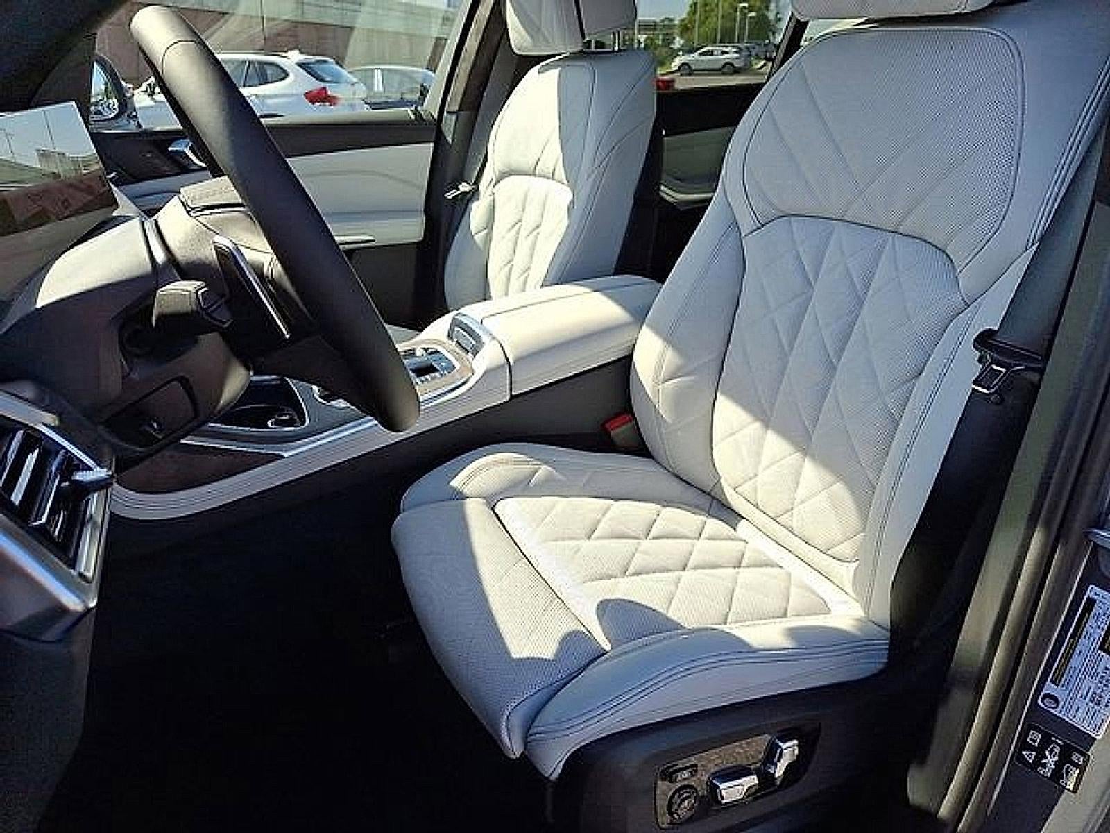 2026 BMW X7 xDrive40i Sports Activity Vehicle