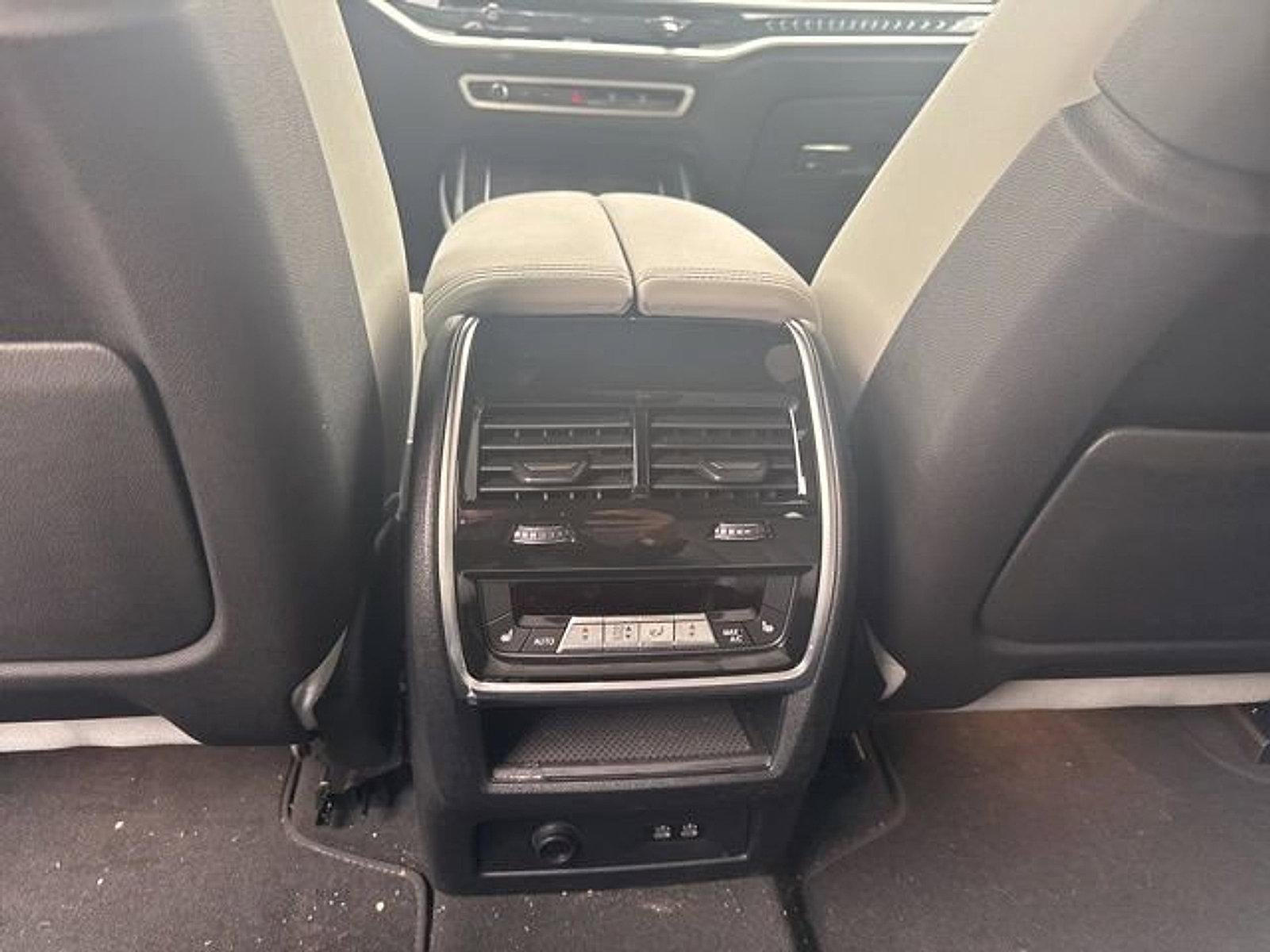 2024 BMW X7 xDrive40i Sports Activity Vehicle