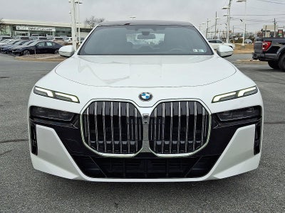 2023 BMW 760i xDrive Sedan
